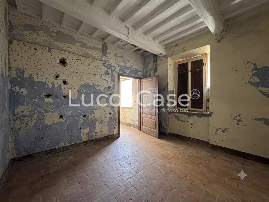 Immagine 3 di Casa colonica in vendita  a Capannori