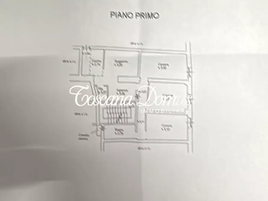 Immagine 9 di Appartamento in vendita  a Siena