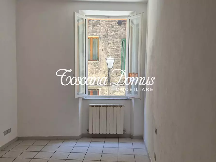 Immagine 2 di Appartamento in vendita  a Siena