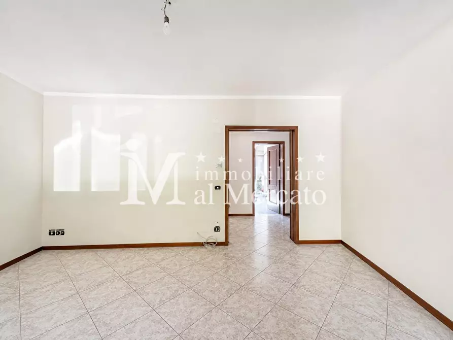 Immagine 11 di Villetta a schiera in vendita  a Viareggio