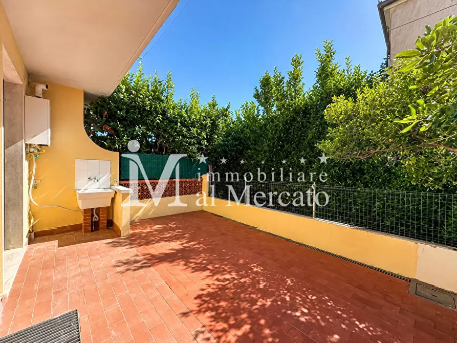 Immagine 18 di Villetta a schiera in vendita  a Viareggio