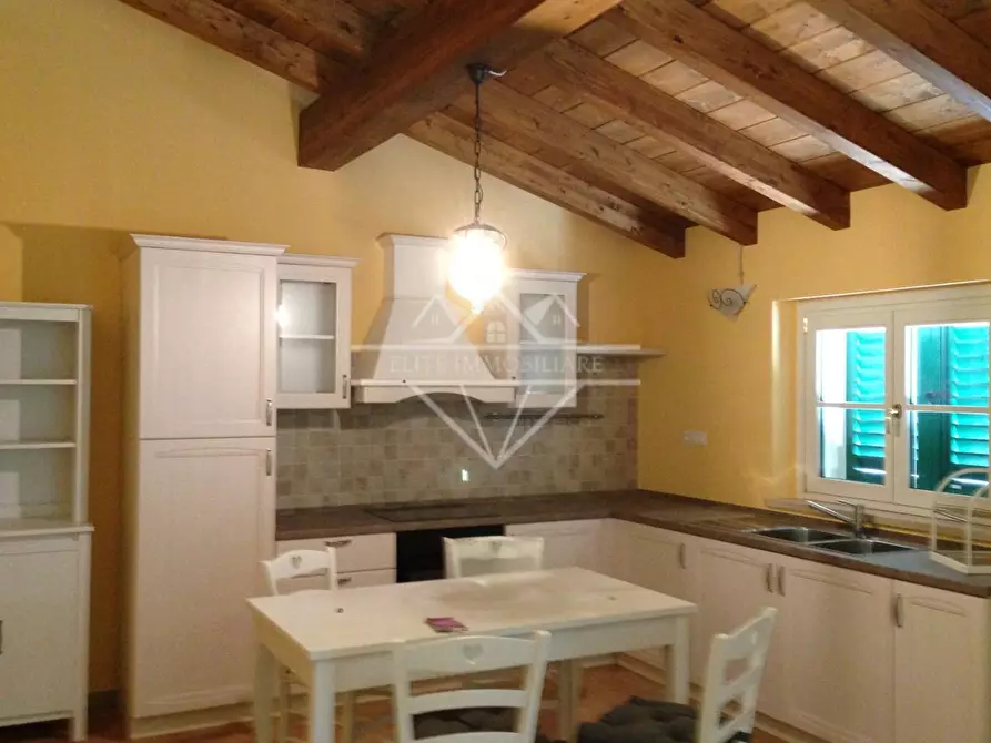 Immagine 4 di Casa indipendente in affitto  a Massa