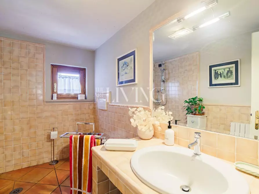 Immagine 56 di Villa in vendita  a Lucca