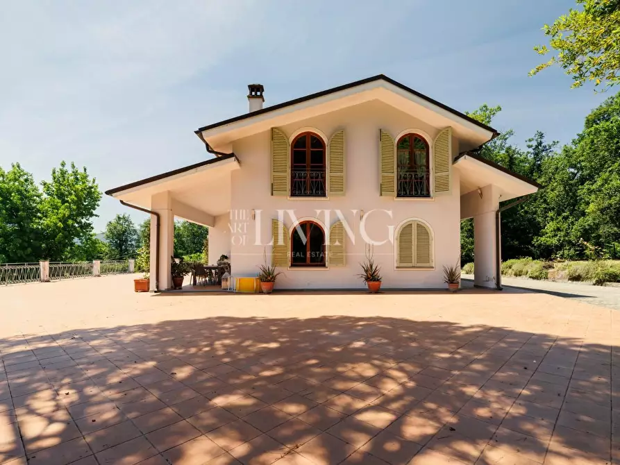 Immagine 5 di Villa in vendita  a Lucca