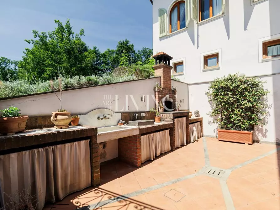 Immagine 61 di Villa in vendita  a Lucca