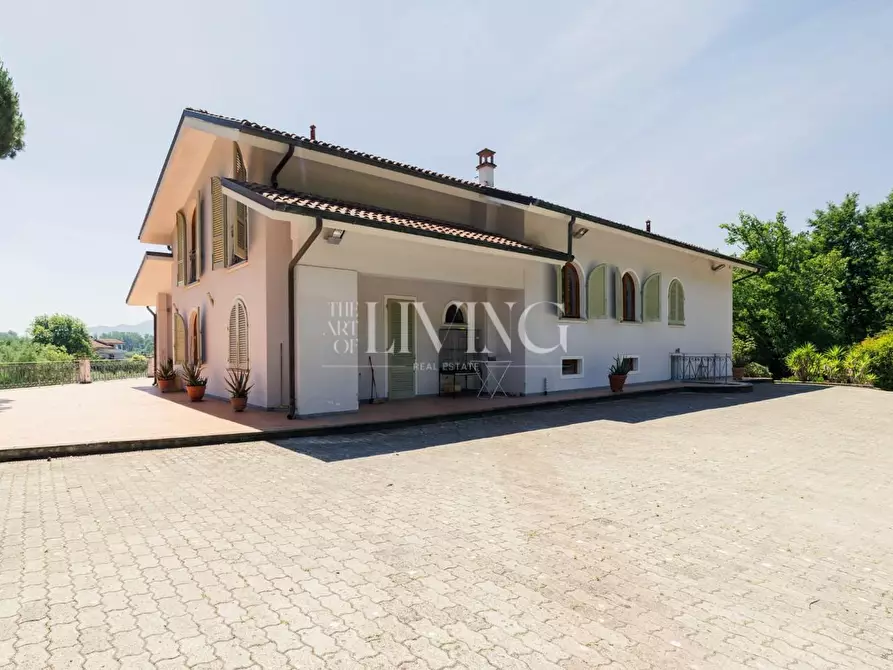 Immagine 62 di Villa in vendita  a Lucca