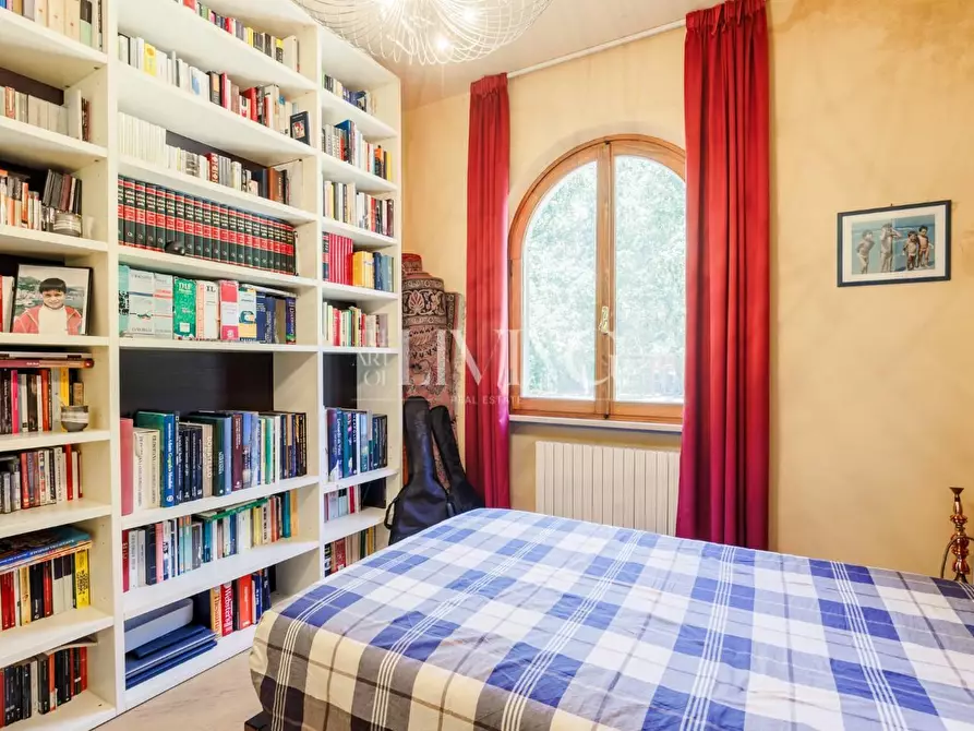 Immagine 39 di Villa in vendita  a Lucca