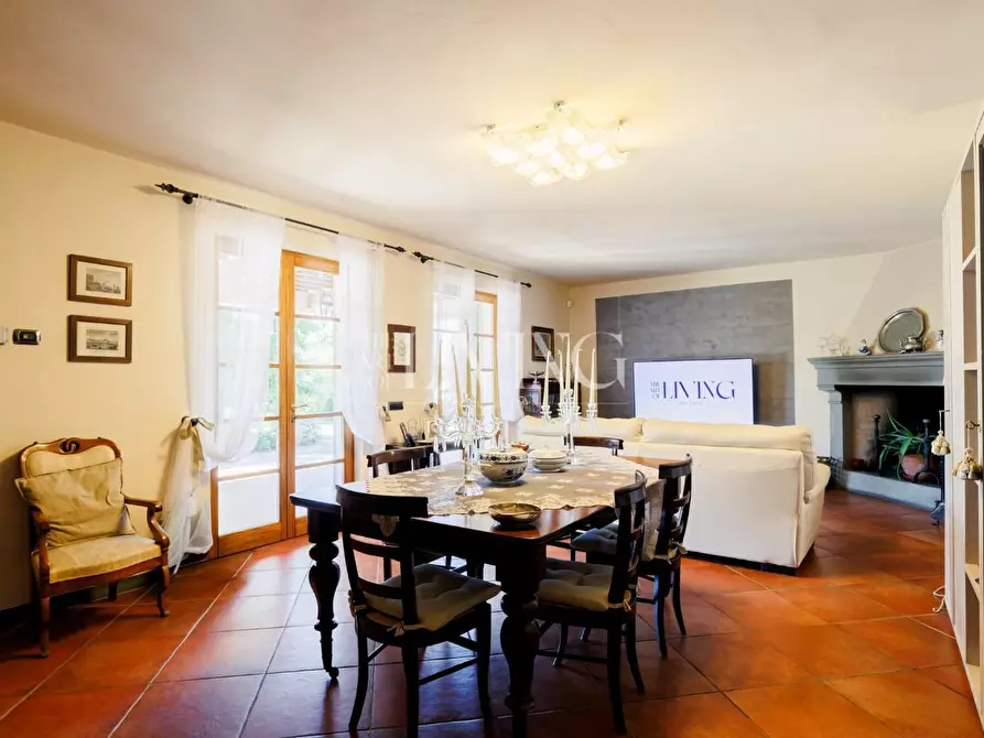 Immagine 8 di Villa in vendita  a Lucca
