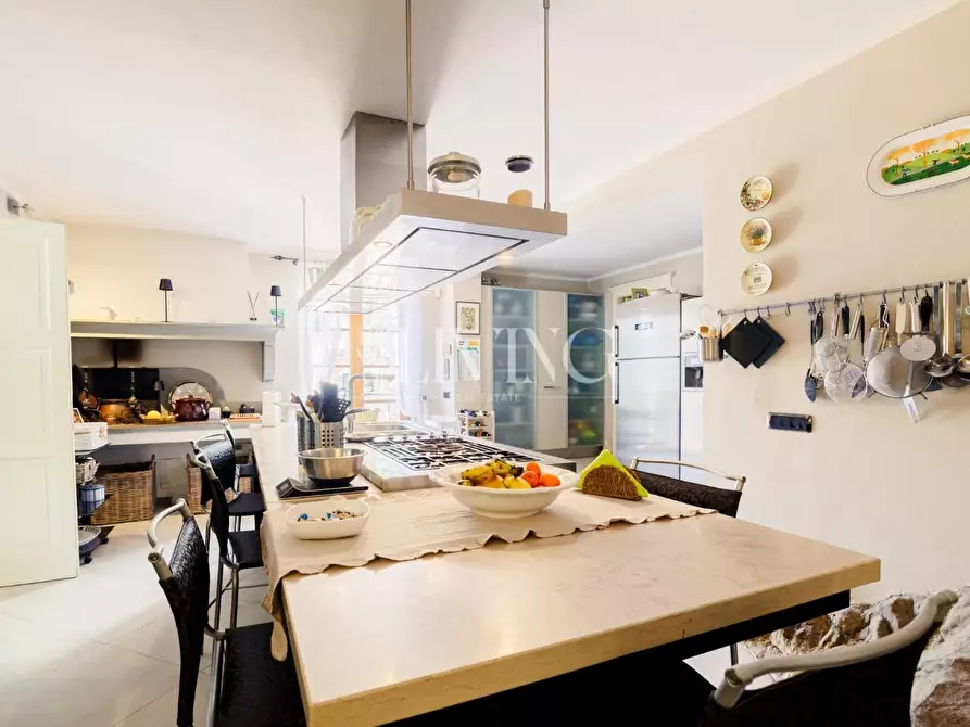 Immagine 12 di Villa in vendita  a Lucca