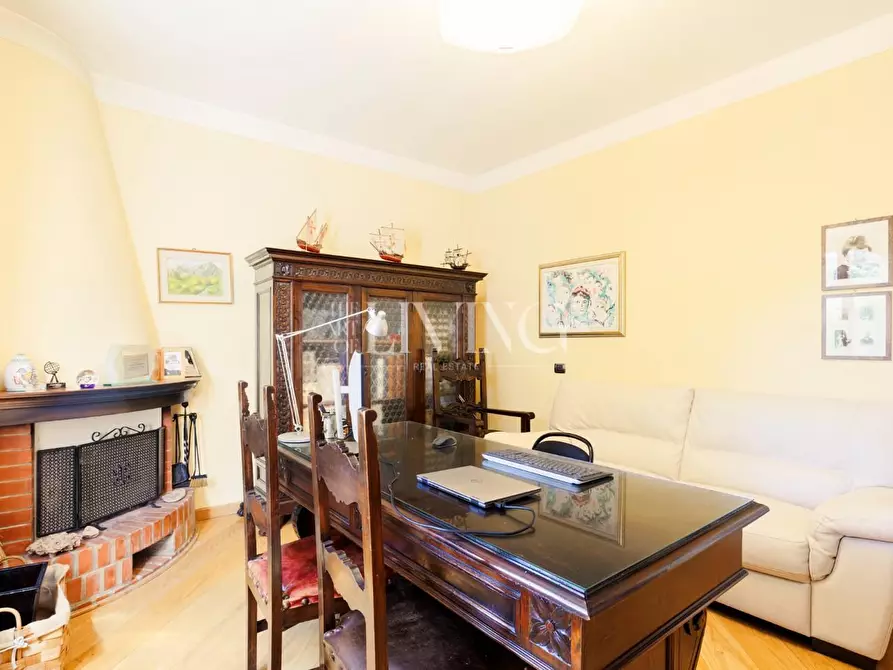 Immagine 37 di Villa in vendita  a Lucca
