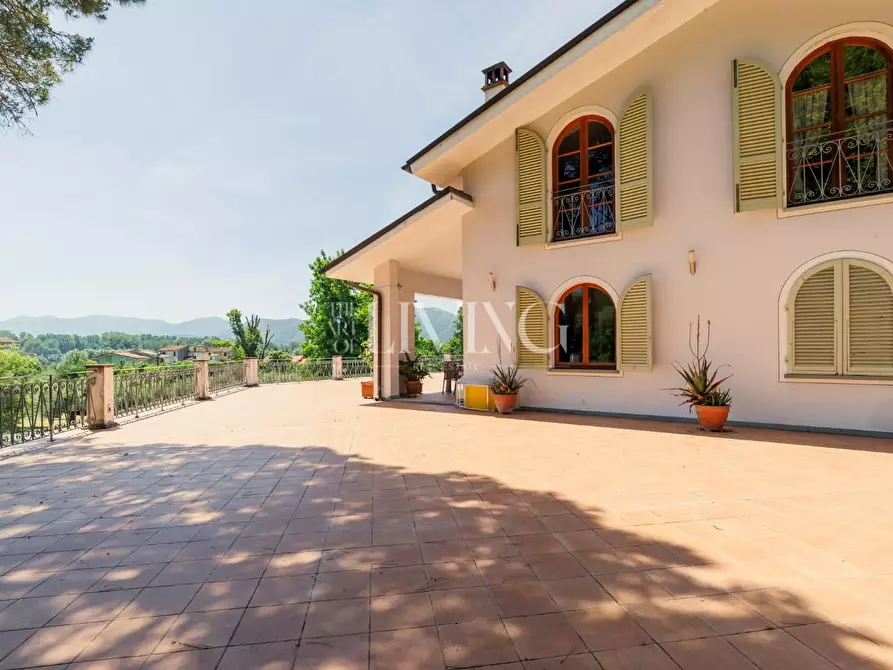 Immagine 64 di Villa in vendita  a Lucca