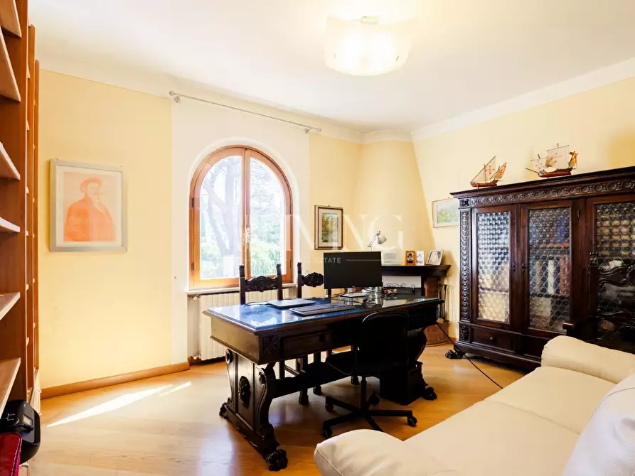 Immagine 36 di Villa in vendita  a Lucca