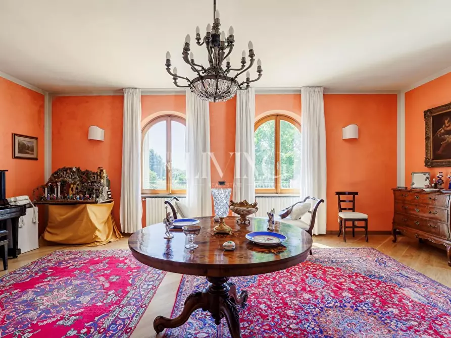 Immagine 34 di Villa in vendita  a Lucca