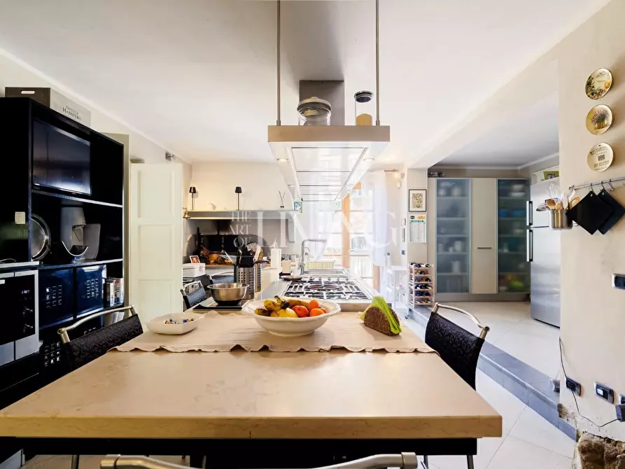Immagine 10 di Villa in vendita  a Lucca
