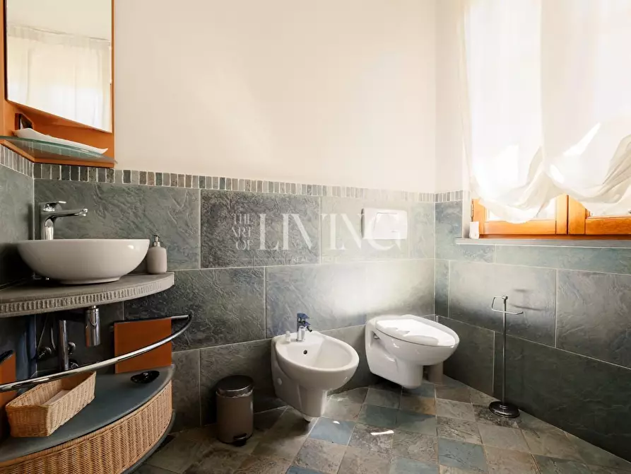 Immagine 26 di Villa in vendita  a Lucca