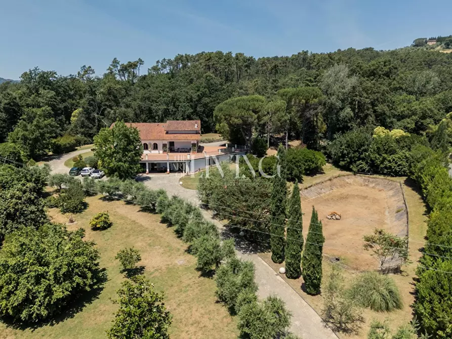 Immagine 72 di Villa in vendita  a Lucca