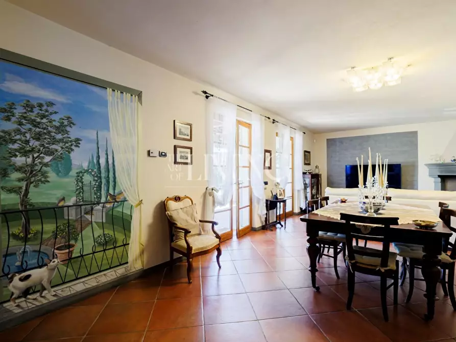 Immagine 57 di Villa in vendita  a Lucca