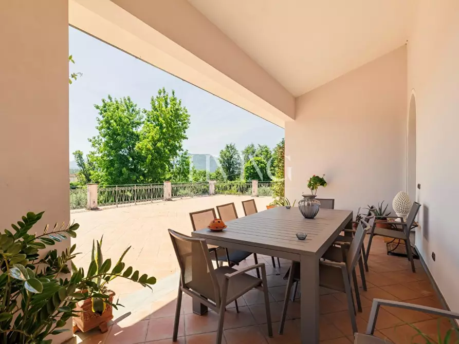 Immagine 65 di Villa in vendita  a Lucca