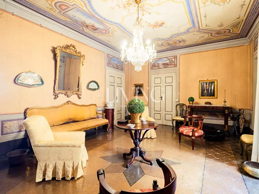 Immagine 1 di Appartamento in vendita  a Lucca