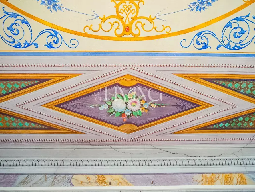 Immagine 43 di Appartamento in vendita  a Lucca
