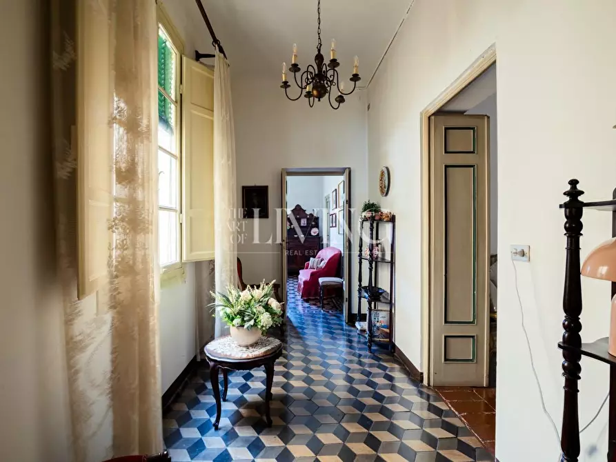 Immagine 40 di Appartamento in vendita  a Lucca