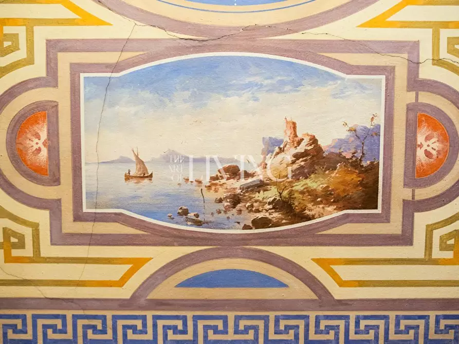 Immagine 17 di Appartamento in vendita  a Lucca