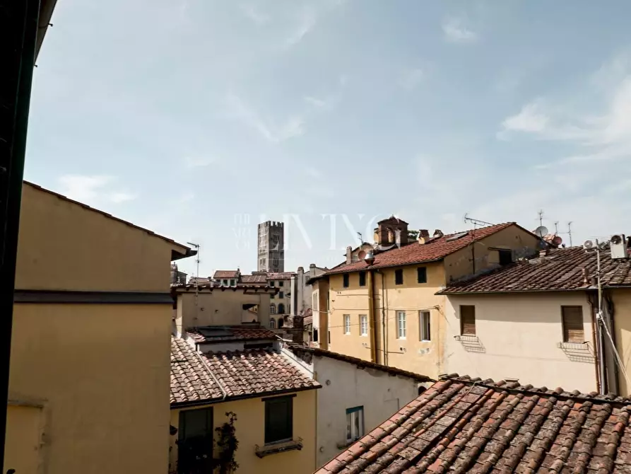 Immagine 36 di Appartamento in vendita  a Lucca