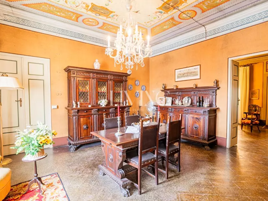 Immagine 9 di Appartamento in vendita  a Lucca