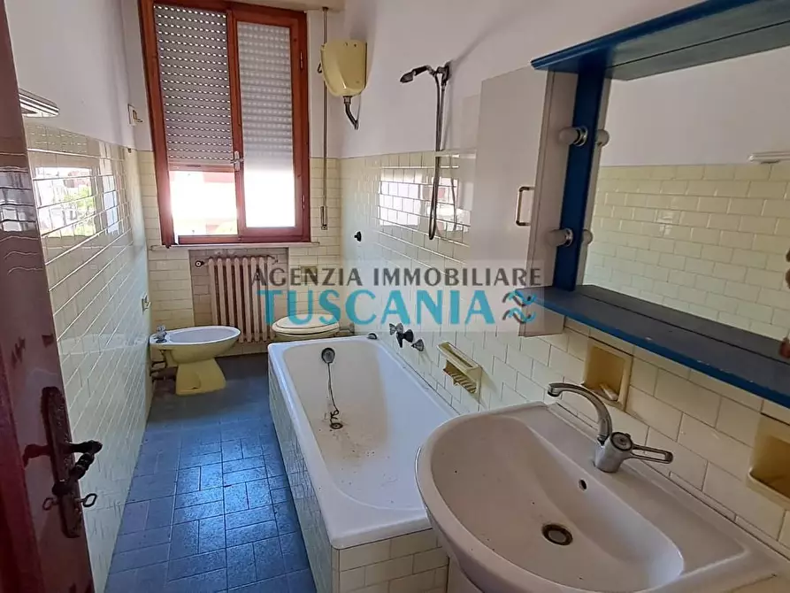 Immagine 26 di Casa bifamiliare in vendita  a Cecina