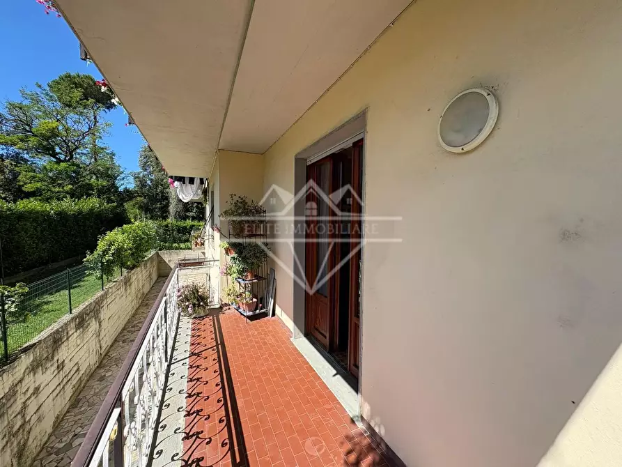 Immagine 15 di Appartamento in vendita  a Massa