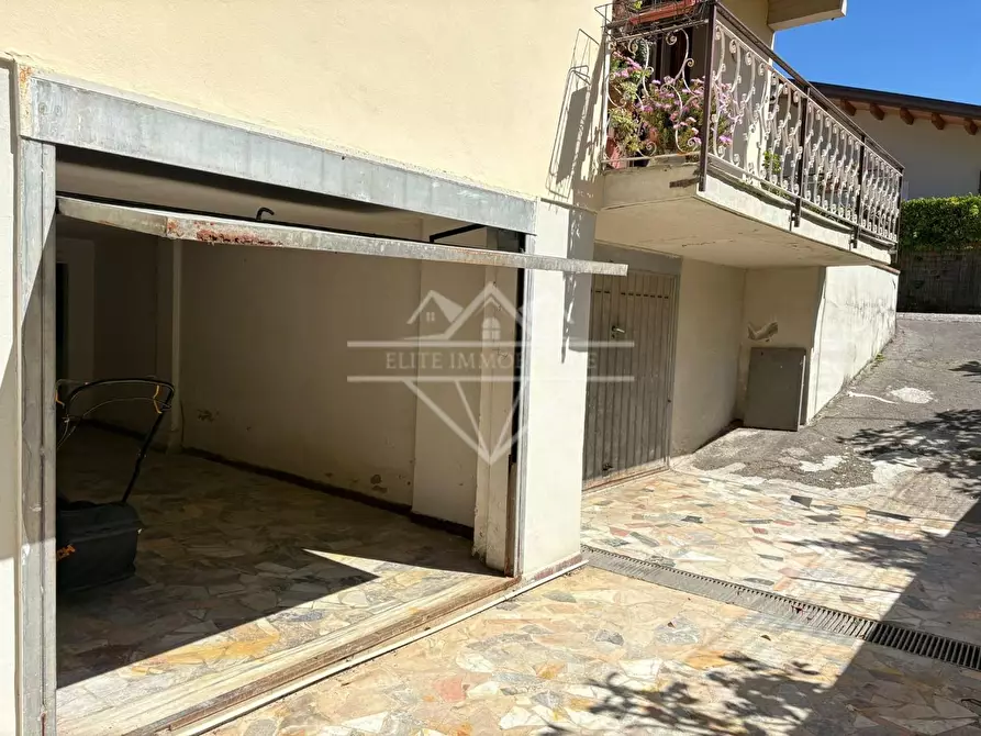 Immagine 23 di Appartamento in vendita  a Massa