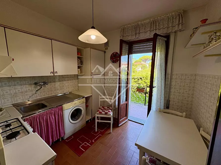Immagine 6 di Appartamento in vendita  a Massa