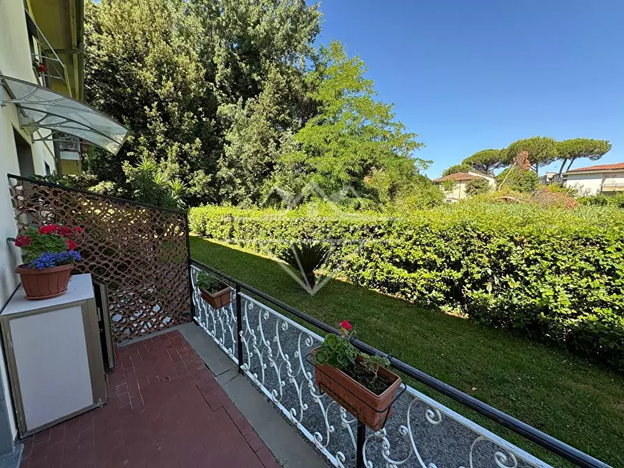 Immagine 10 di Appartamento in vendita  a Massa