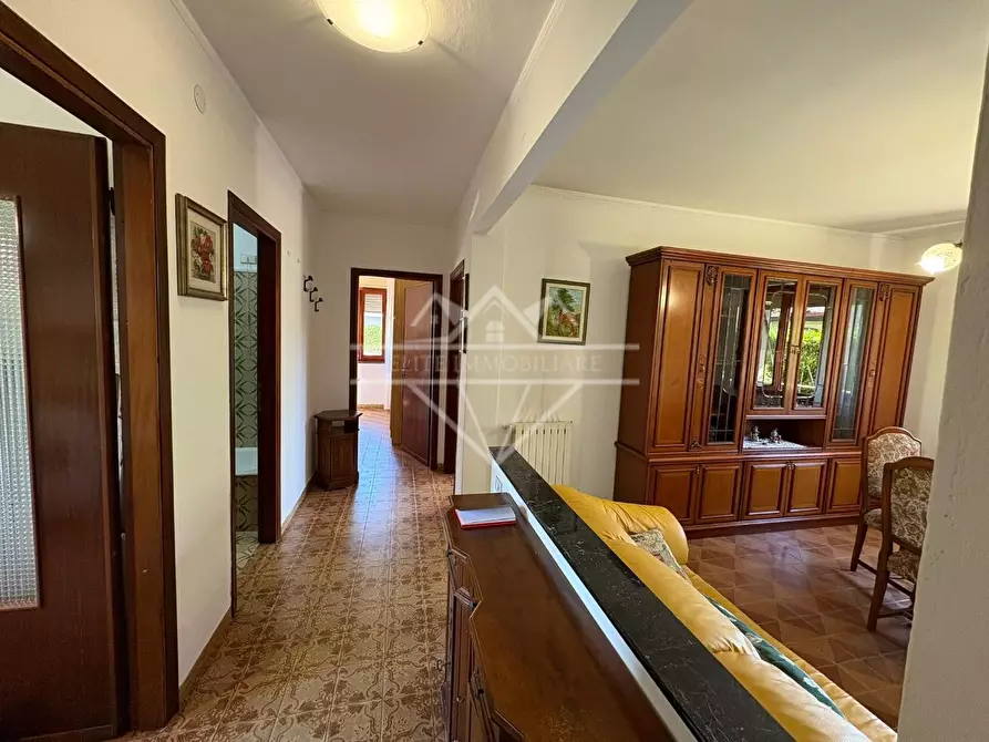 Immagine 5 di Appartamento in vendita  a Massa