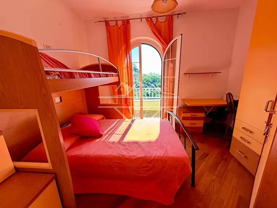 Immagine 26 di Villa in vendita  a Carrara