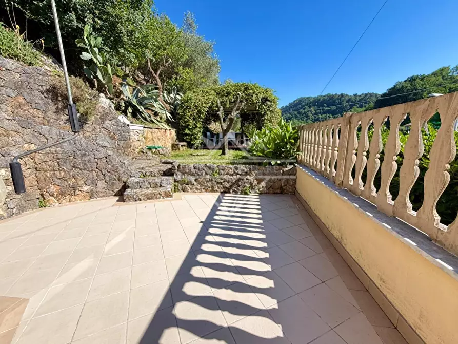 Immagine 11 di Villa in vendita  a Carrara