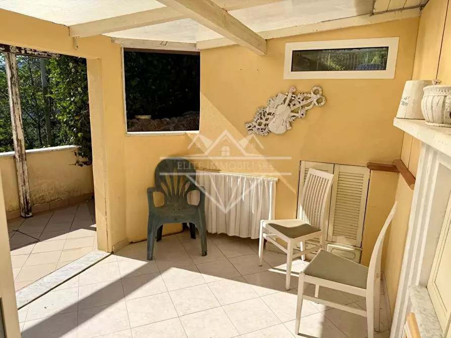 Immagine 8 di Villa in vendita  a Carrara
