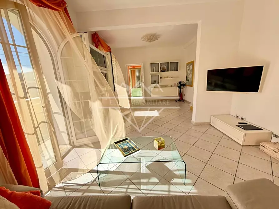 Immagine 13 di Villa in vendita  a Carrara