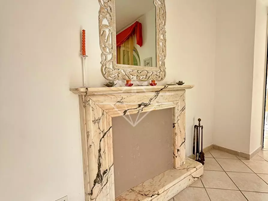 Immagine 16 di Villa in vendita  a Carrara