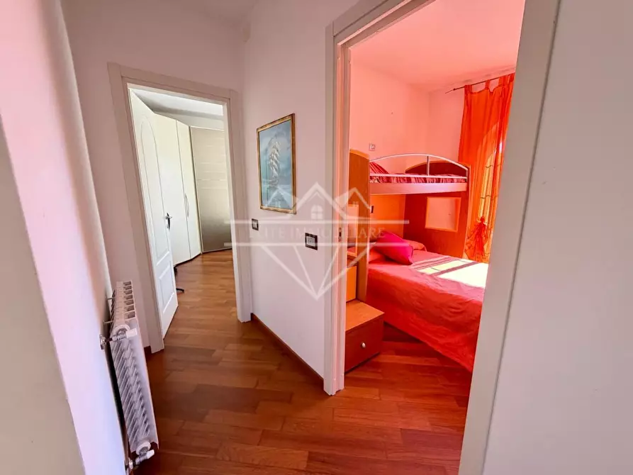 Immagine 24 di Villa in vendita  a Carrara