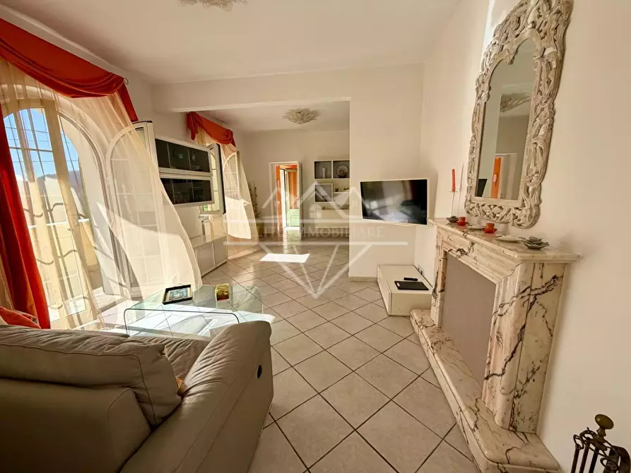 Immagine 12 di Villa in vendita  a Carrara