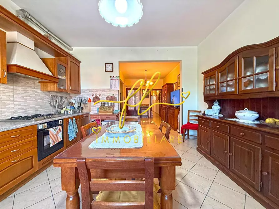 Immagine 11 di Appartamento in vendita  a Cecina