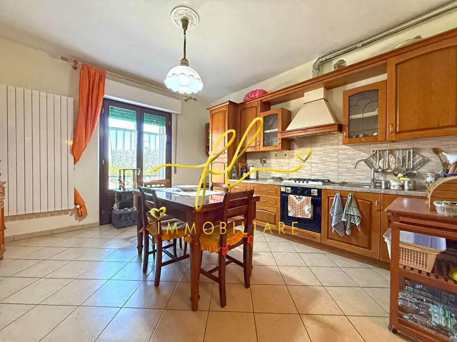 Immagine 7 di Appartamento in vendita  a Cecina