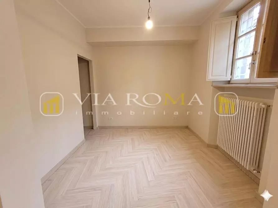 Immagine 10 di Appartamento in vendita  a Lucca