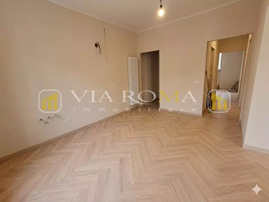 Immagine 17 di Appartamento in vendita  a Lucca