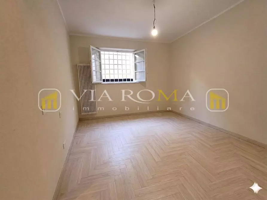 Immagine 13 di Appartamento in vendita  a Lucca