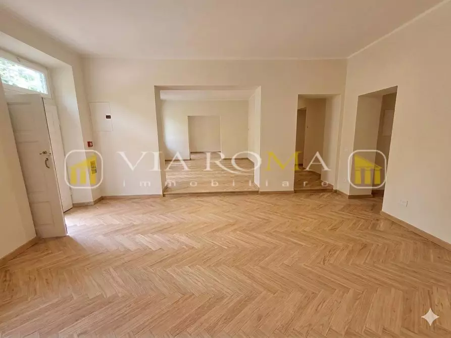 Immagine 3 di Appartamento in vendita  a Lucca