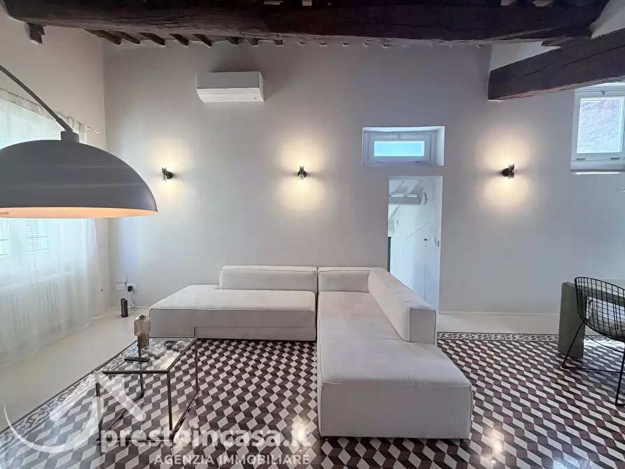 Immagine 6 di Appartamento in vendita  a Lucca