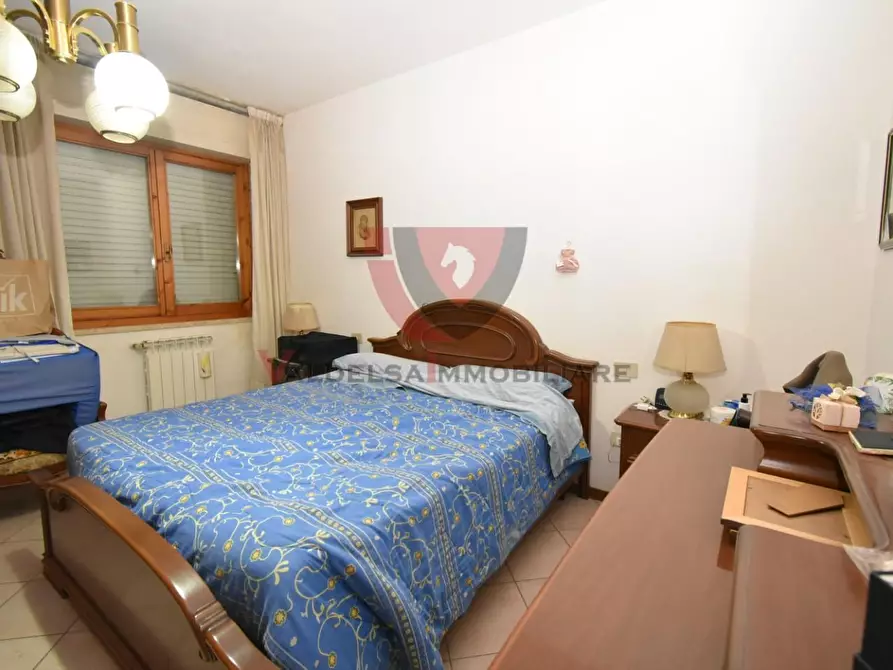 Immagine 18 di Appartamento in vendita  a Colle Di Val D'elsa