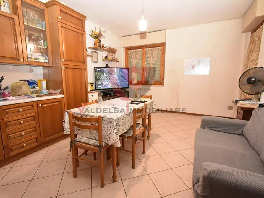 Immagine 6 di Appartamento in vendita  a Colle Di Val D'elsa